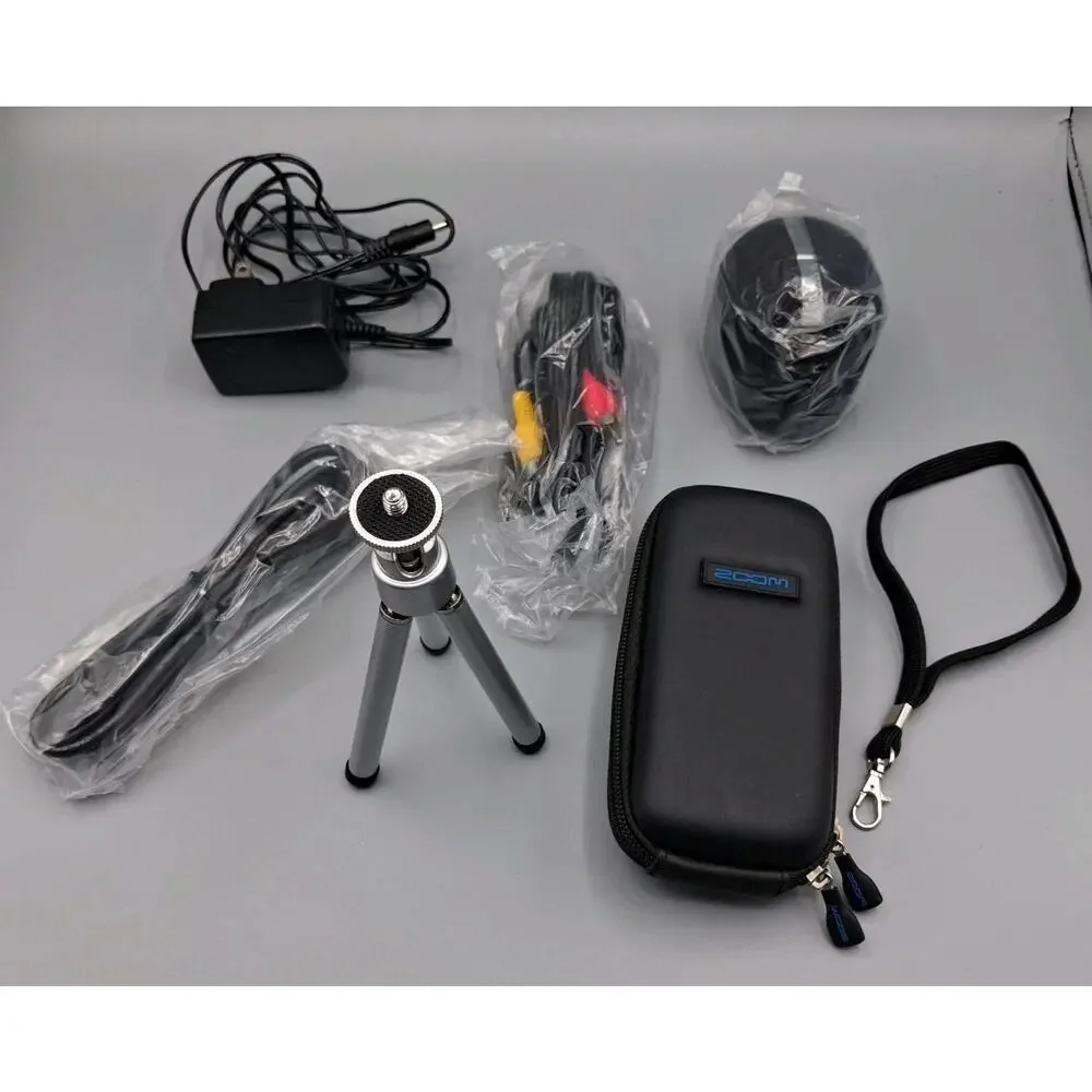 Zoom Q3HD Handy Video Recorder & Accessory Kit - Musicians Quality